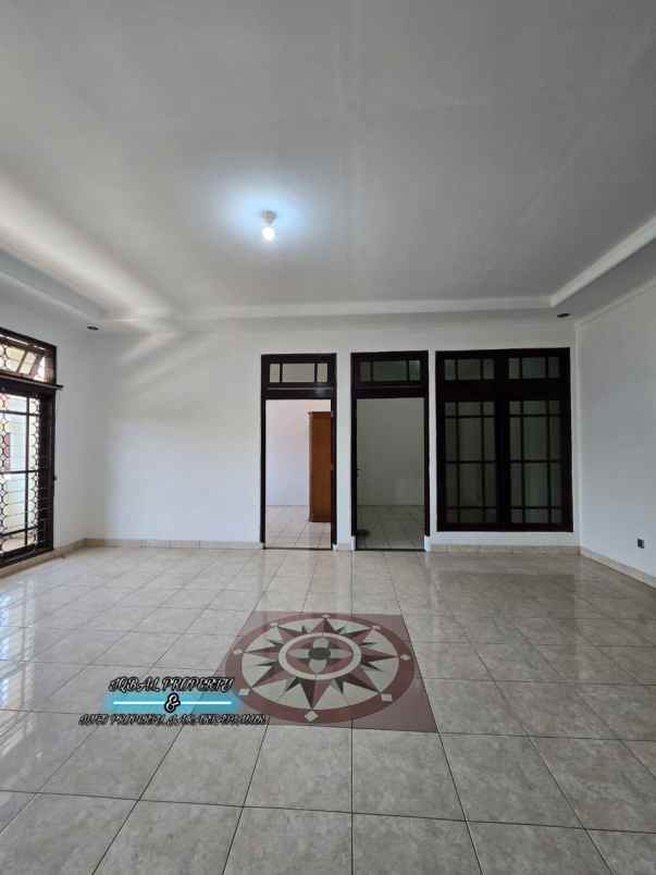 dijual rumah pondok bambu