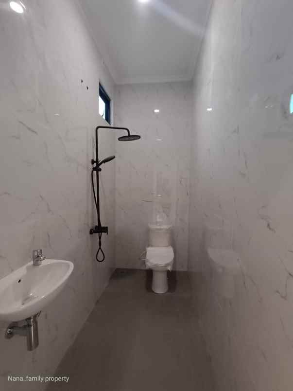 dijual rumah pondok betung bintaro sektor 4