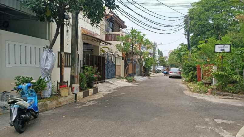 dijual rumah pondok gading utama pgu