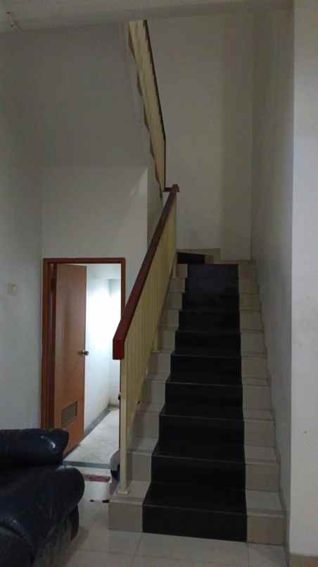 dijual rumah pondok kelapa