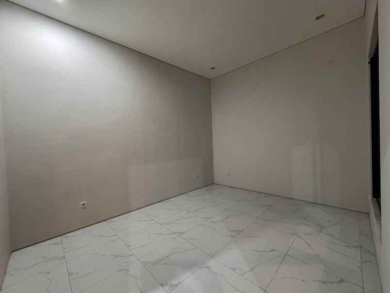 dijual rumah pondok mutiara regency