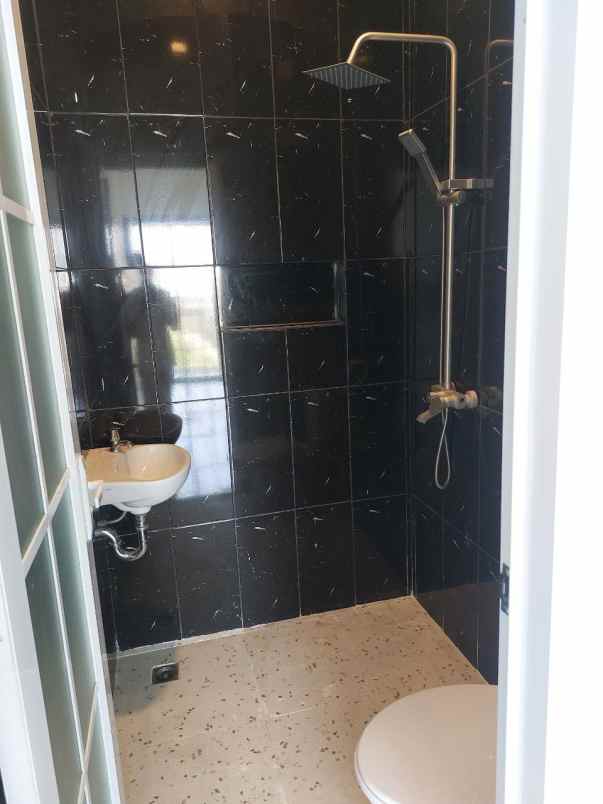 dijual rumah pondok terong