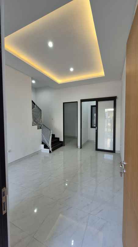 dijual rumah prapen indah