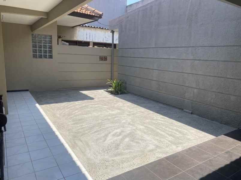 dijual rumah prapen indah tenggilis