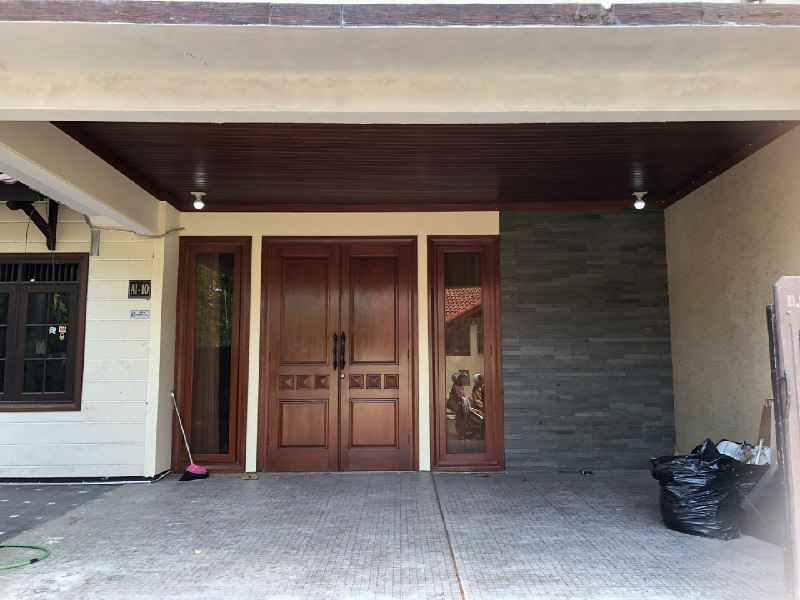 dijual rumah prapen indah timur