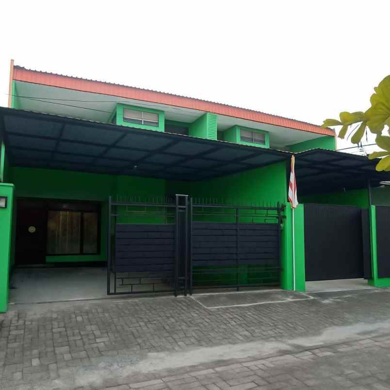 dijual rumah pucang anom