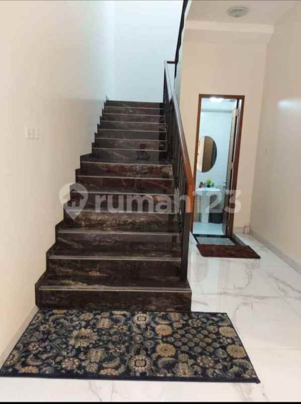 dijual rumah pulomas barat jakarta timur