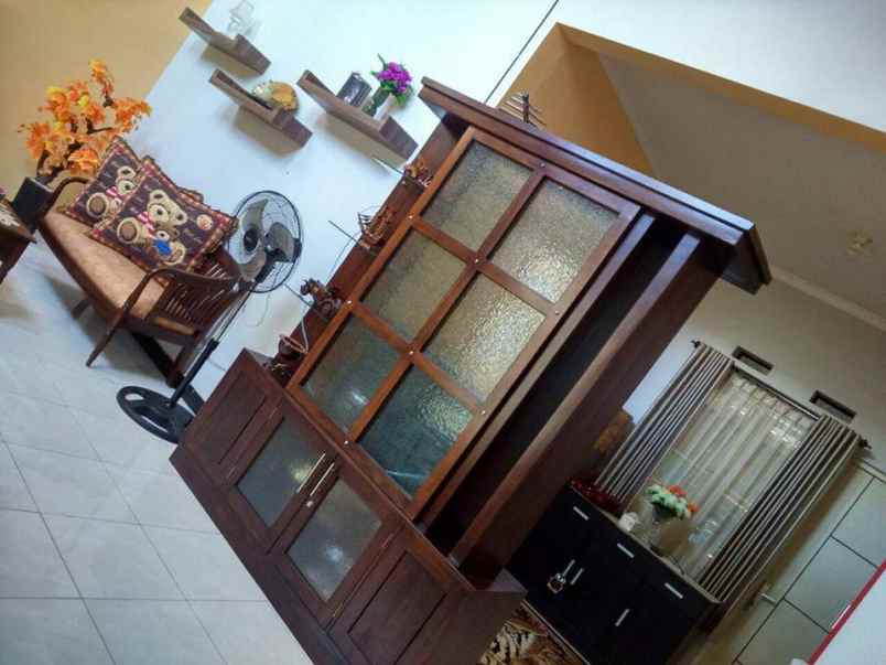 dijual rumah puri surya jaya