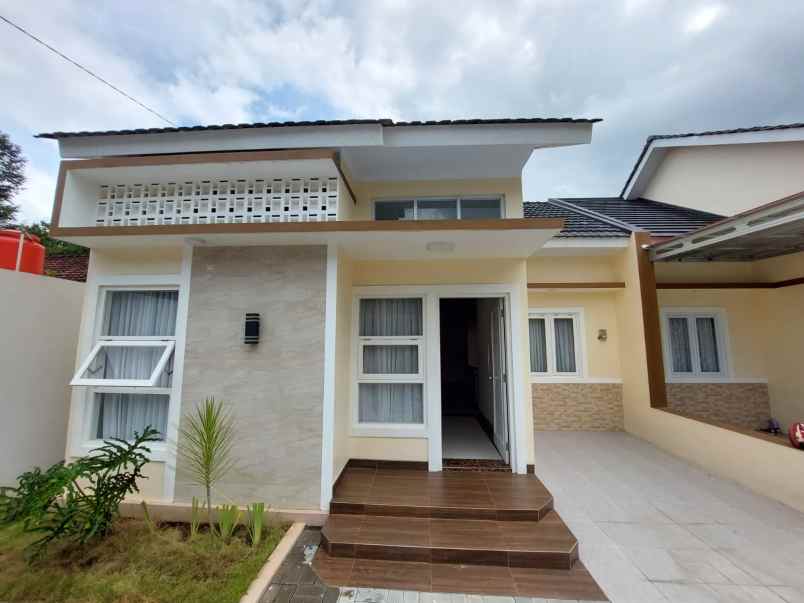 dijual rumah purwomartani