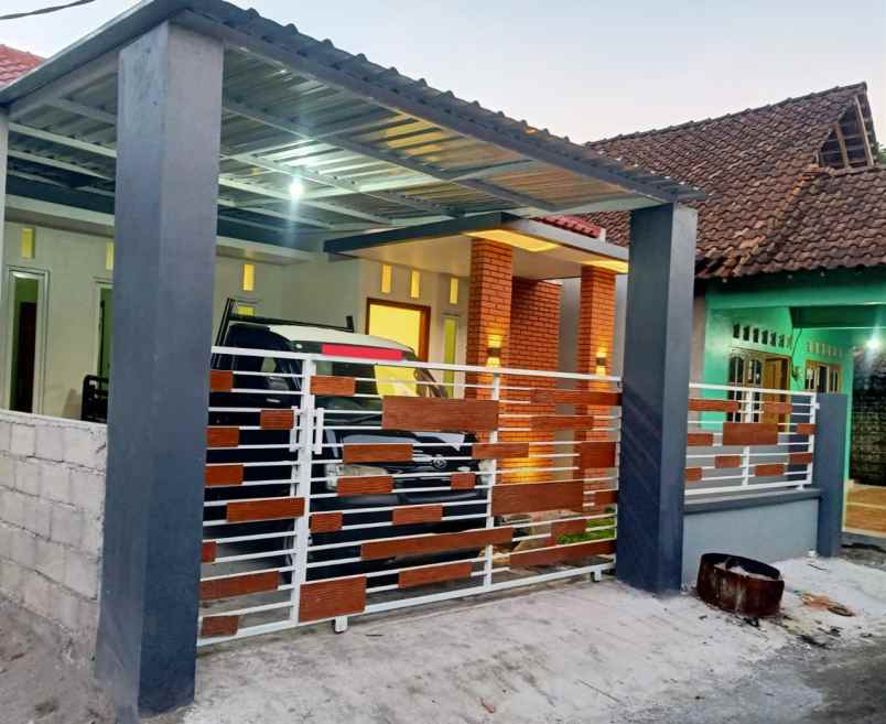 dijual rumah purwomartani