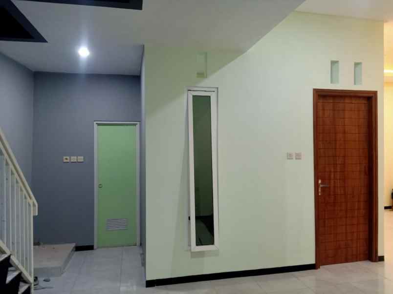 dijual rumah purwomartani