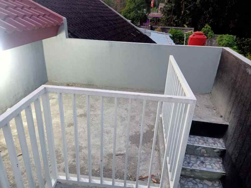 dijual rumah purwomartani