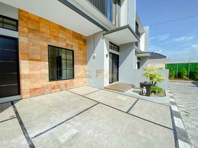 dijual rumah purwomartani kalasan