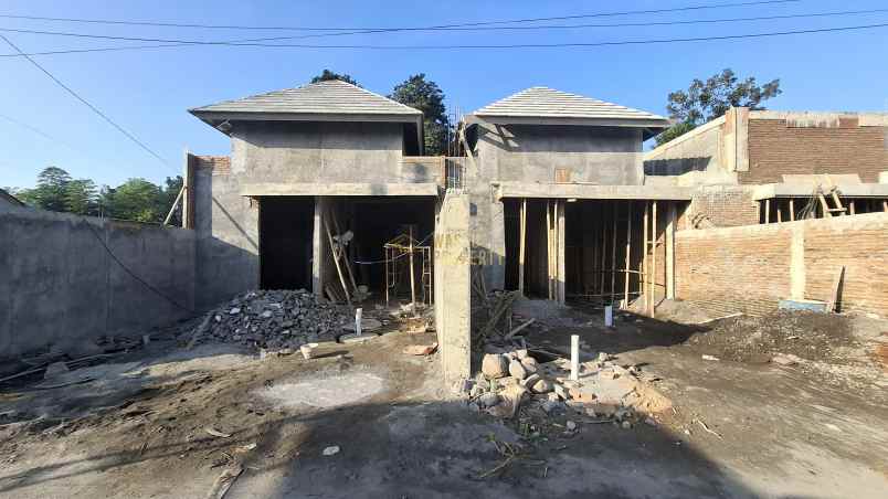 dijual rumah purwomartani kalasan