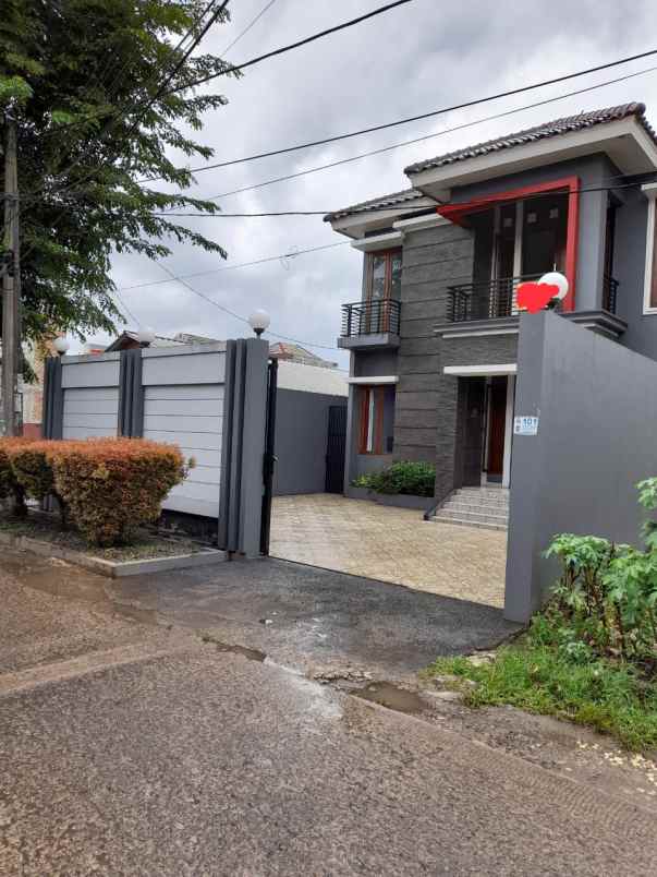 dijual rumah rangkapan jaya pancoran