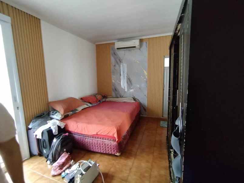 dijual rumah rangkapan jaya pancoran