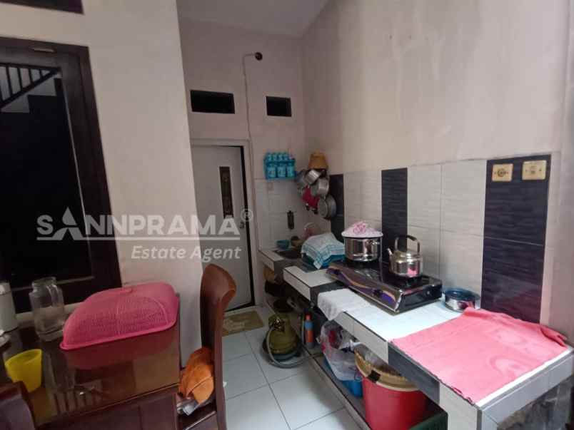 dijual rumah ratu jaya