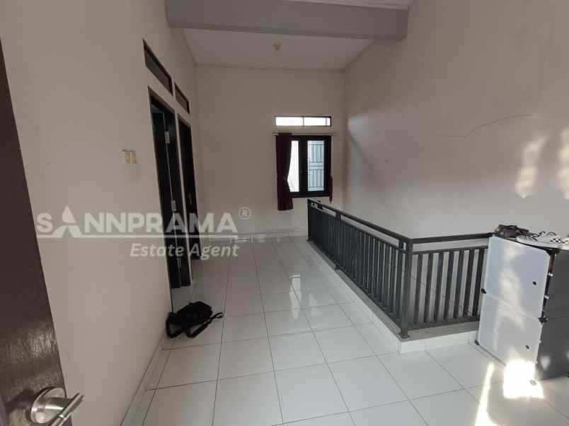 dijual rumah ratu jaya