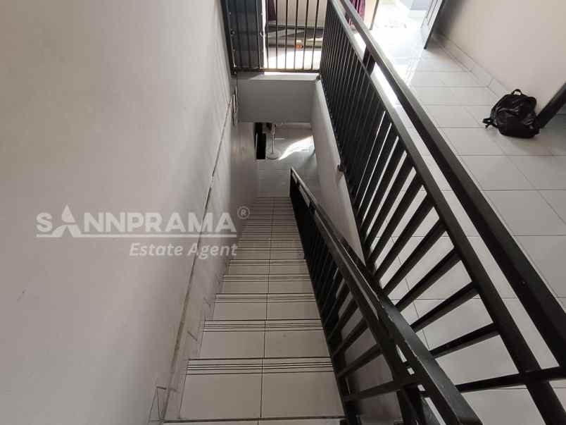 dijual rumah ratu jaya