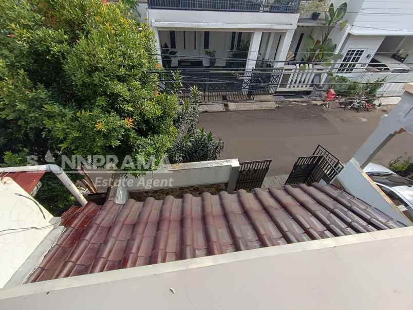 dijual rumah ratu jaya