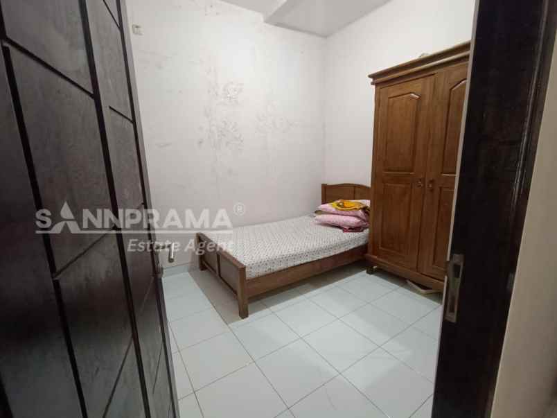 dijual rumah ratu jaya