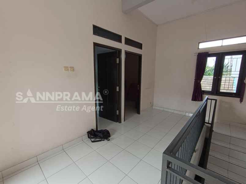 dijual rumah ratu jaya