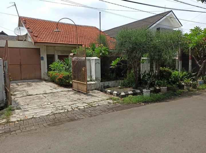 dijual rumah raya rungkut asri