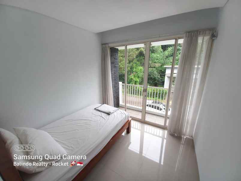 dijual rumah resor dago pakar