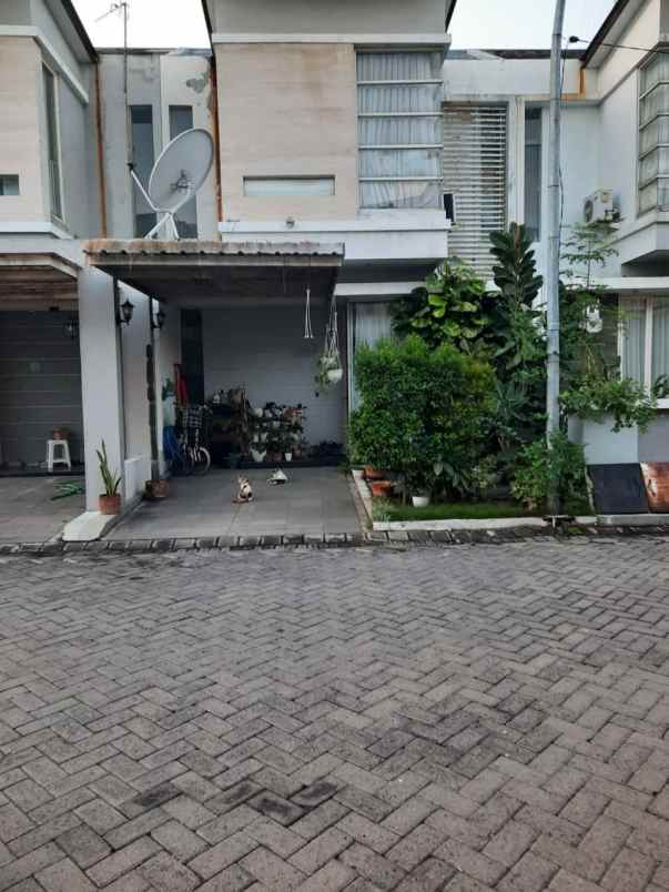 dijual rumah royal park residence