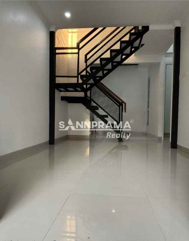 dijual rumah rumah baru disain mewah di beji depok