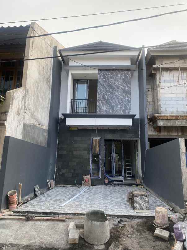 dijual rumah rungkut