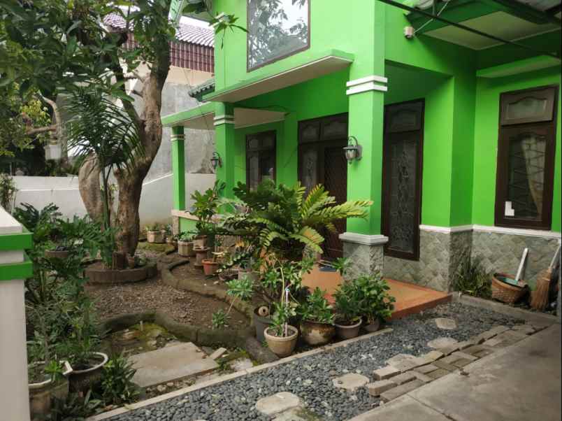 dijual rumah rungkut asri