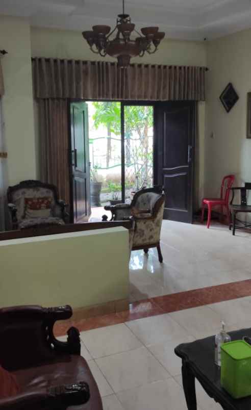 dijual rumah rungkut asri