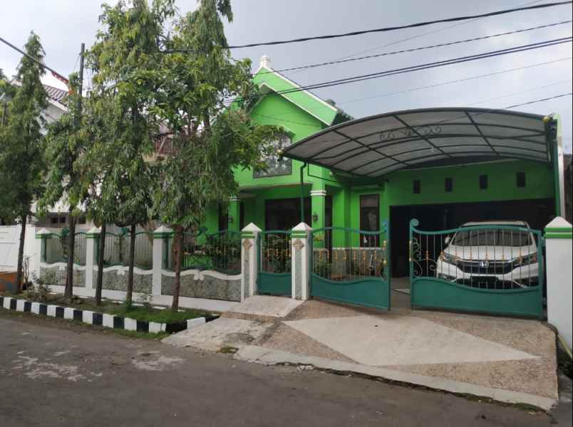 dijual rumah rungkut asri