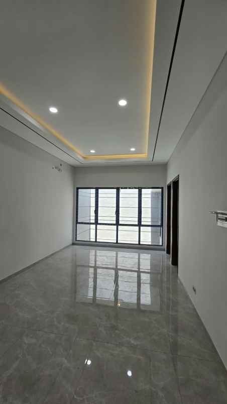 dijual rumah san antonio pakuwon city