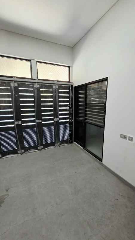 dijual rumah san antonio pakuwon city