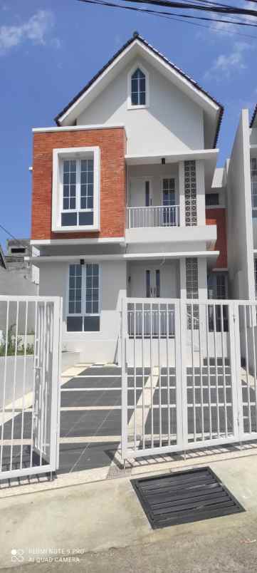 dijual rumah sariwangi bandung