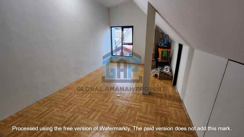 dijual rumah sariwangi regency