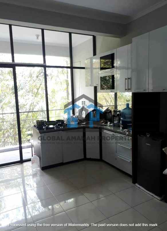 dijual rumah sariwangi regency