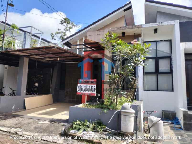 dijual rumah sariwangi regency