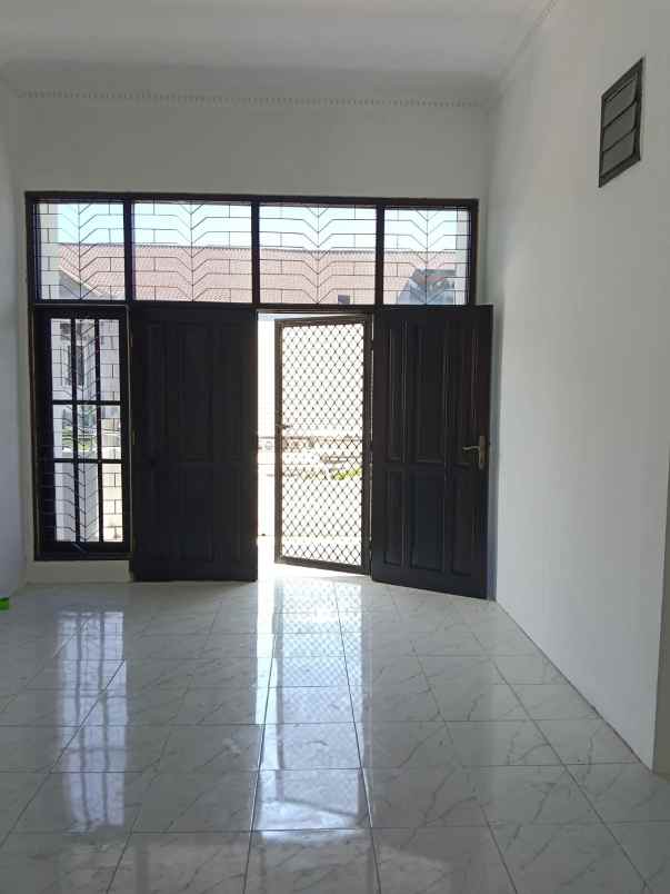 dijual rumah satelit utara