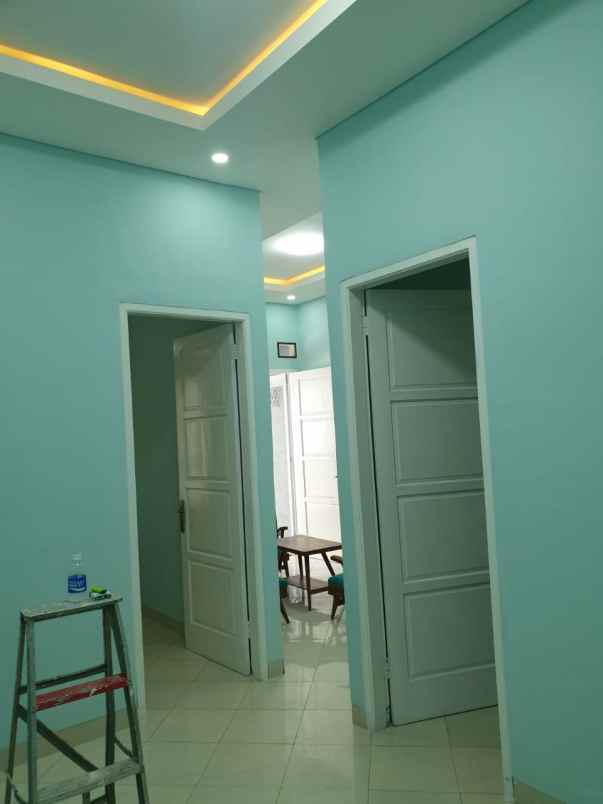 dijual rumah second 750 jt an di kukusan beji depok