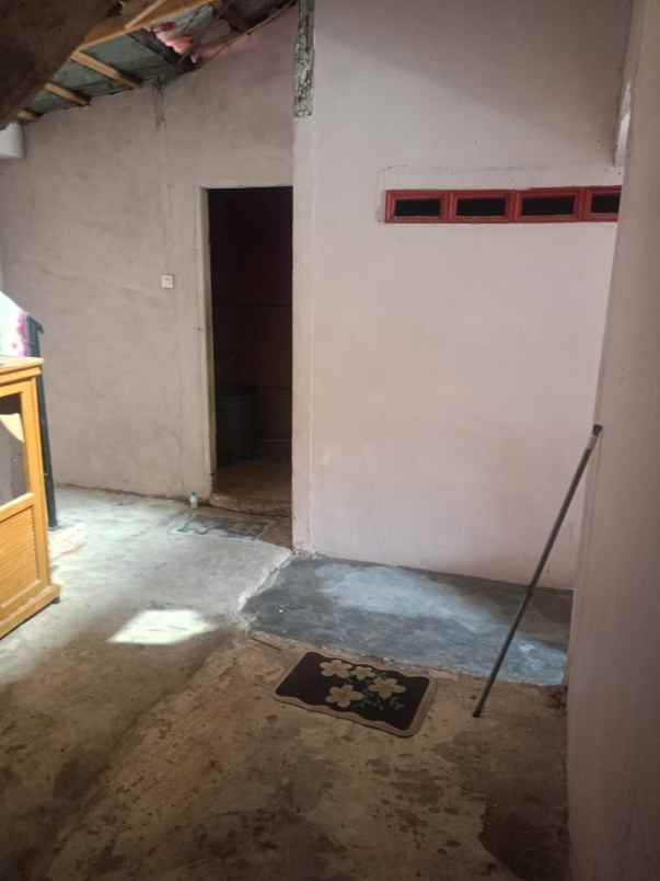 dijual rumah second jalan manunggal depan kampus uin