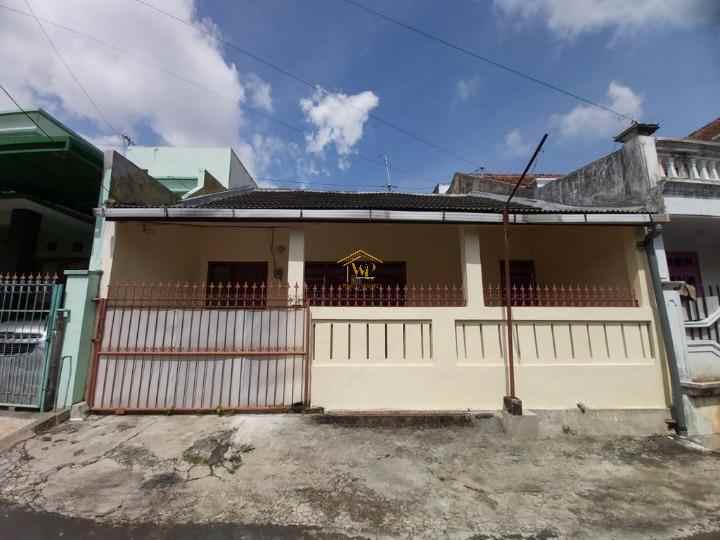 dijual rumah second siap huni dekat kampus ub malang