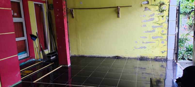 dijual rumah secondary di munjul solear tangerang