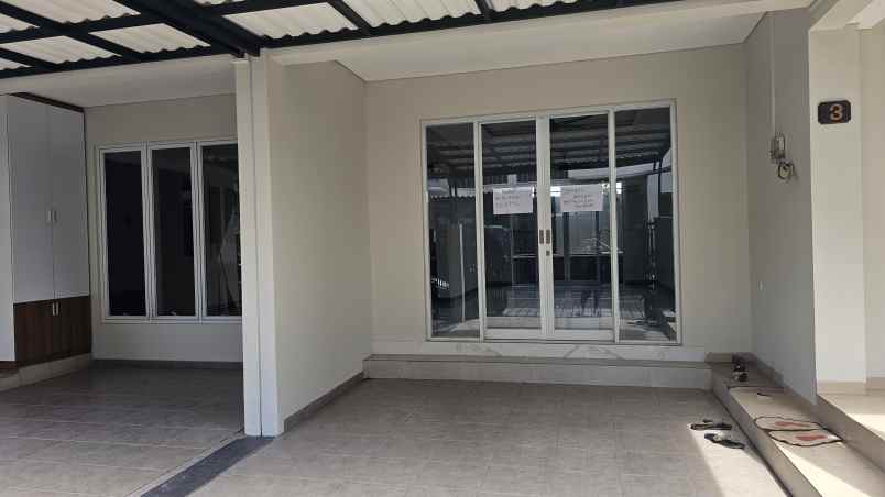 dijual rumah semi vila lantai 2 lokasi kerobokan