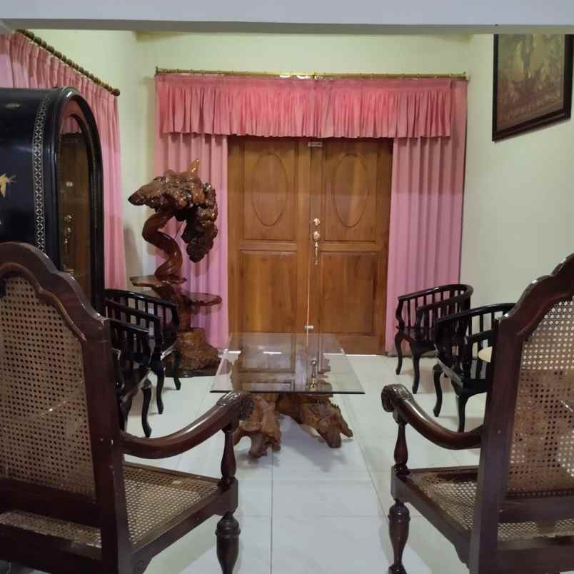 dijual rumah semolowaru elok