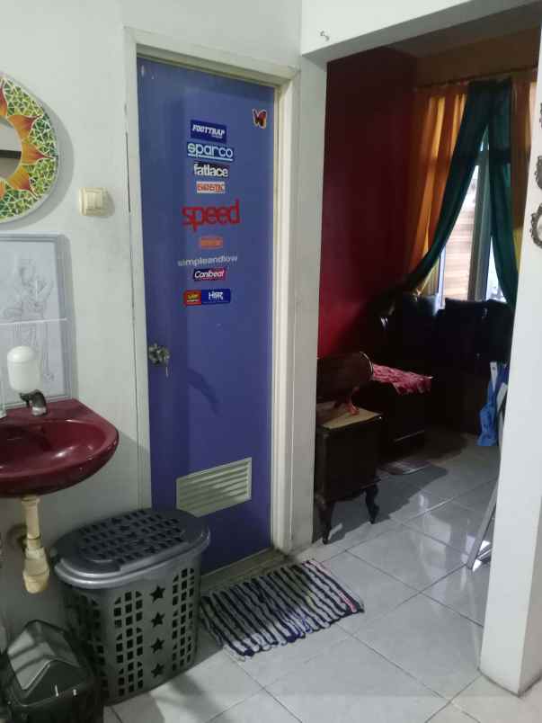 dijual rumah serua jl bojongsari