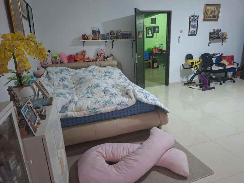 dijual rumah setiabudi