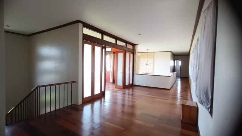 dijual rumah setiabudy regency